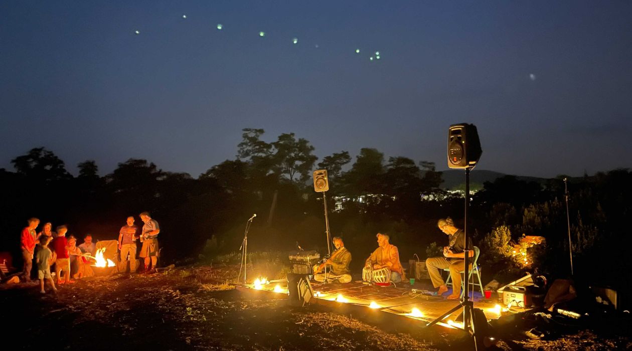 Beacon Bonfire photo by Daniel Rowan